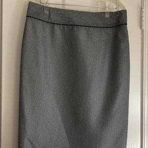 Kasper pencil skirt. Beautiful!